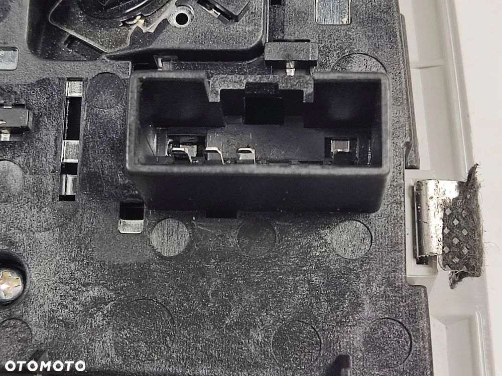 KIA e-NIRO 20-22r Lampka Podsufitki - 4