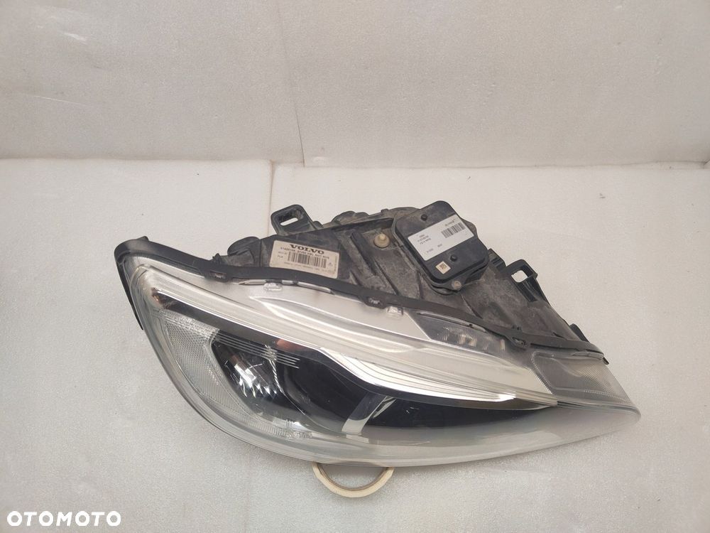 VOLVO S60 V60 XENON LAMPA PRAWY PRZÓD KOMPLETNA 8 PINÓW 31420109 - 5