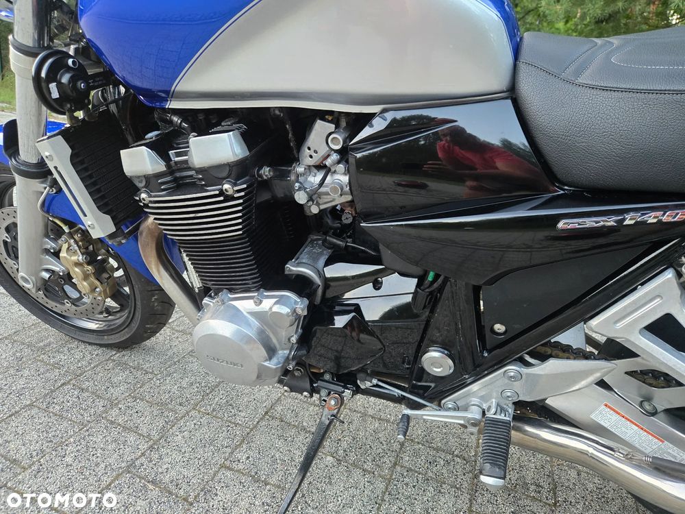 Suzuki GSX - 22