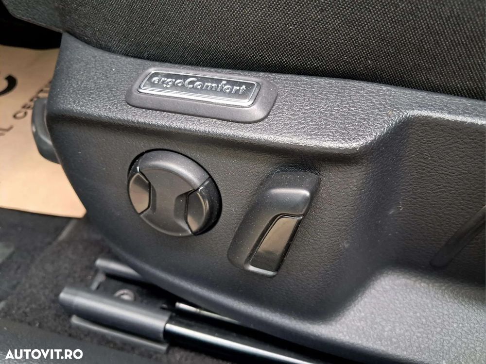 Volkswagen Passat 2.0 TDI DSG Comfortline - 18