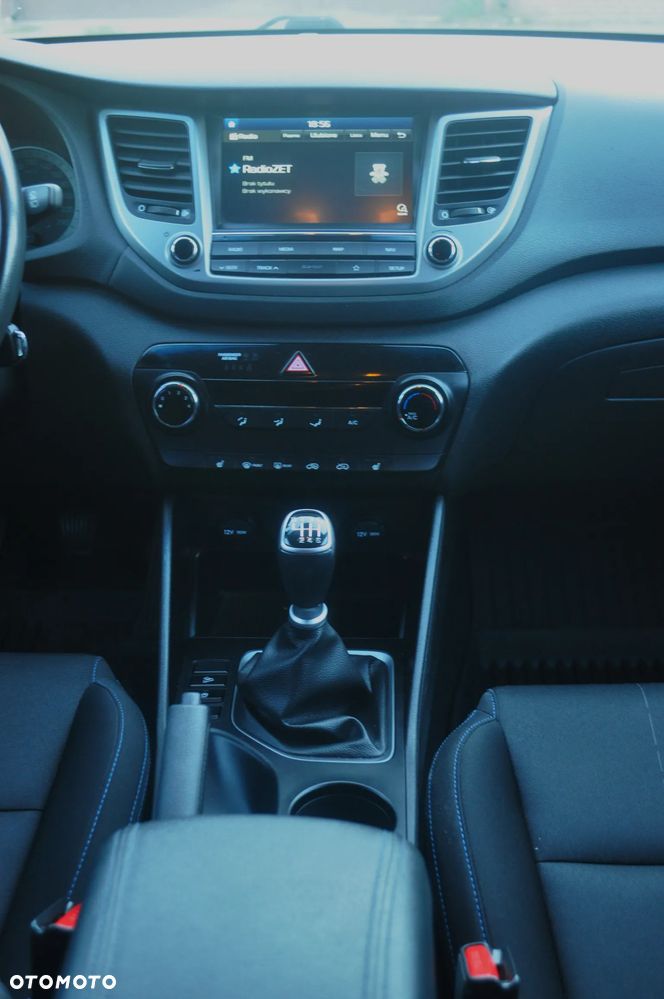 Hyundai Tucson blue 1.6 GDi 2WD Navi - 17