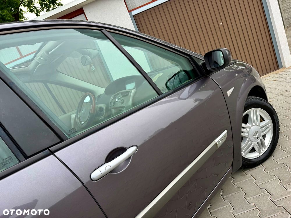 Renault Scenic - 36