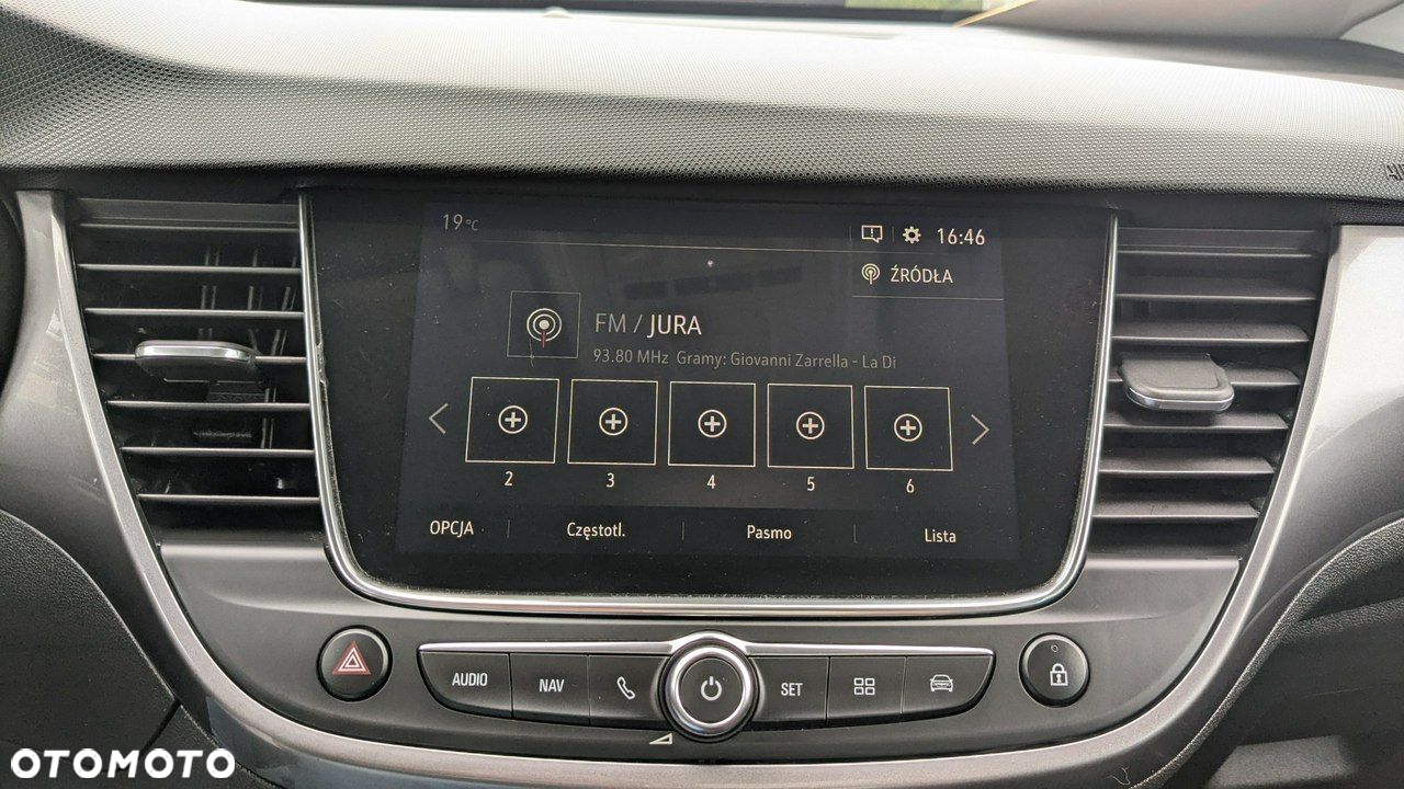Opel Crossland X - 25