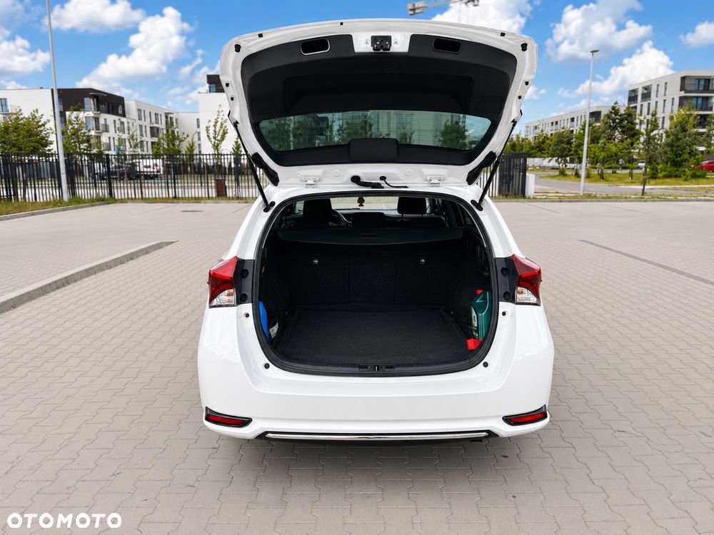 Toyota Auris 1.6 Premium - 6