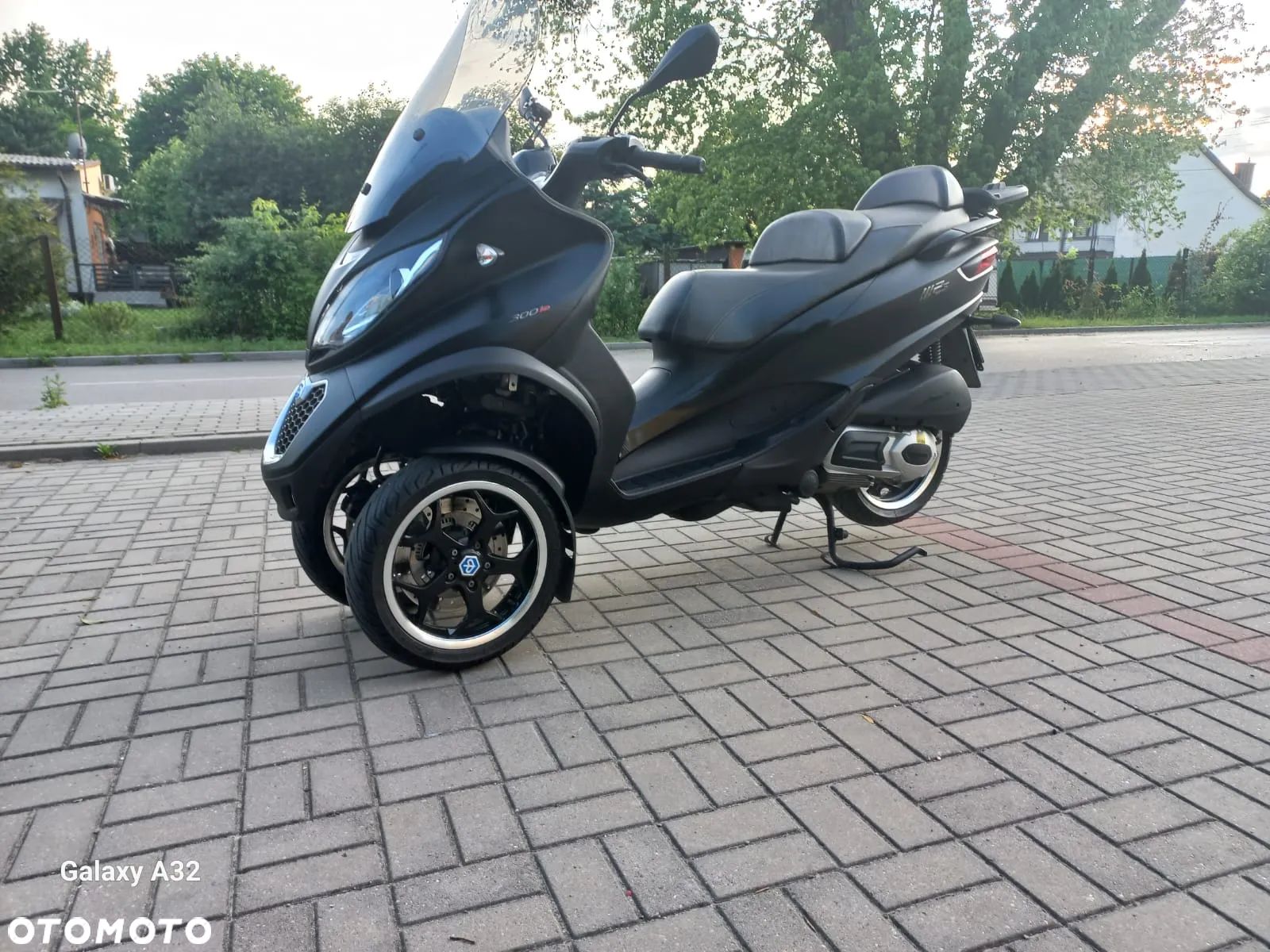 Piaggio MP-3 - 1