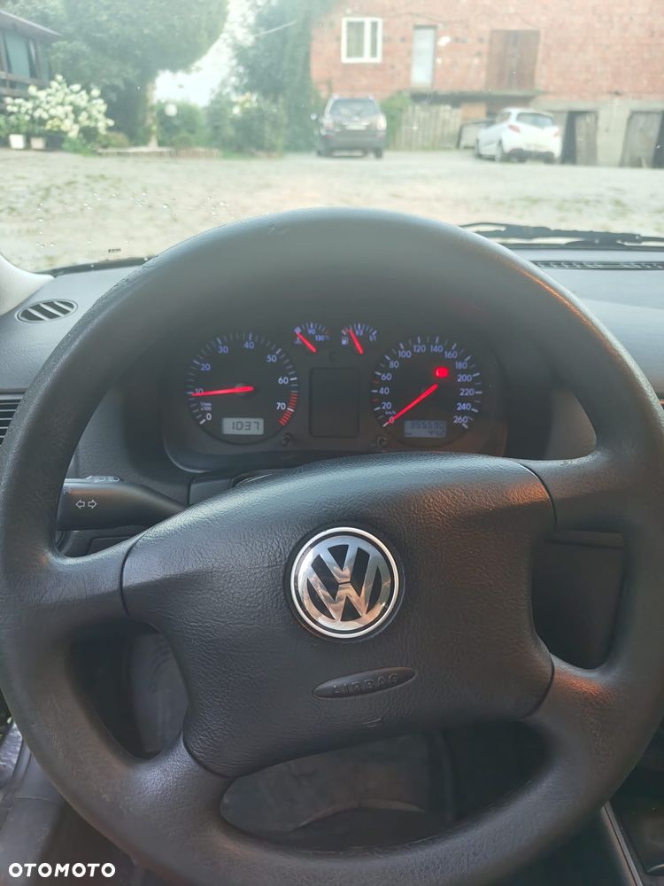 Volkswagen Golf 1.6 Basis - 6