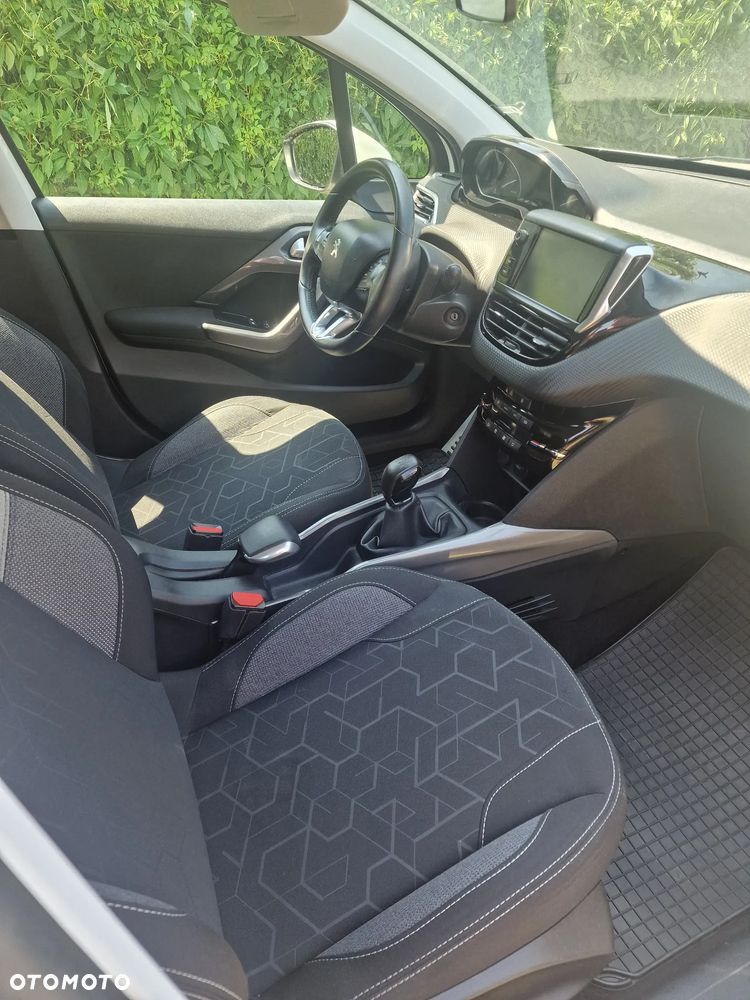 Peugeot 2008 1.2 Pure Tech Active - 8