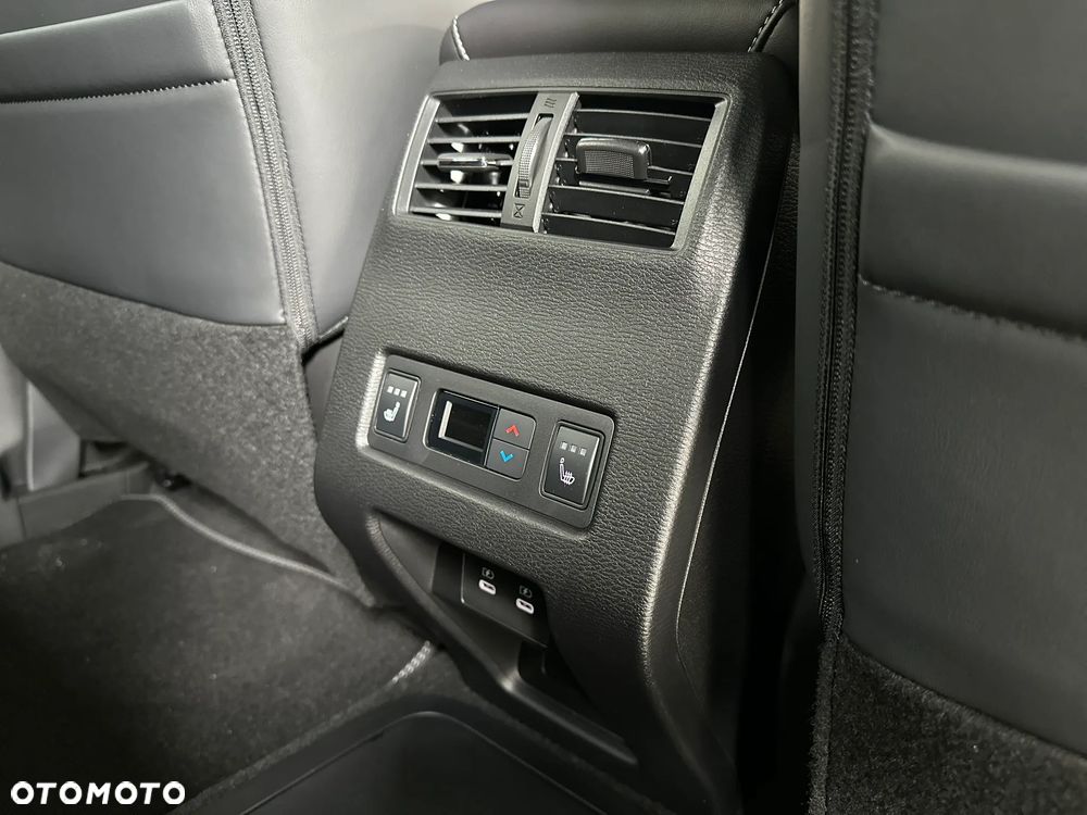 Mitsubishi Outlander Black Edition - 13