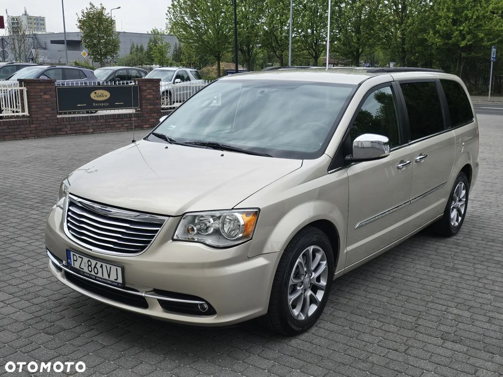 Chrysler Town & Country 3.6 Limited - 1
