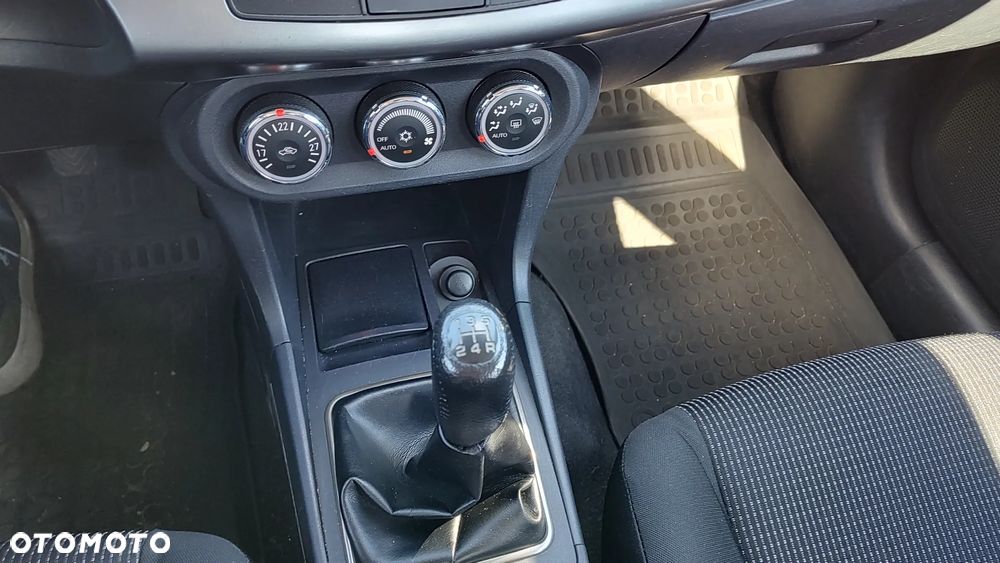 Mitsubishi Lancer 1.6 ClearTec Invite - 34