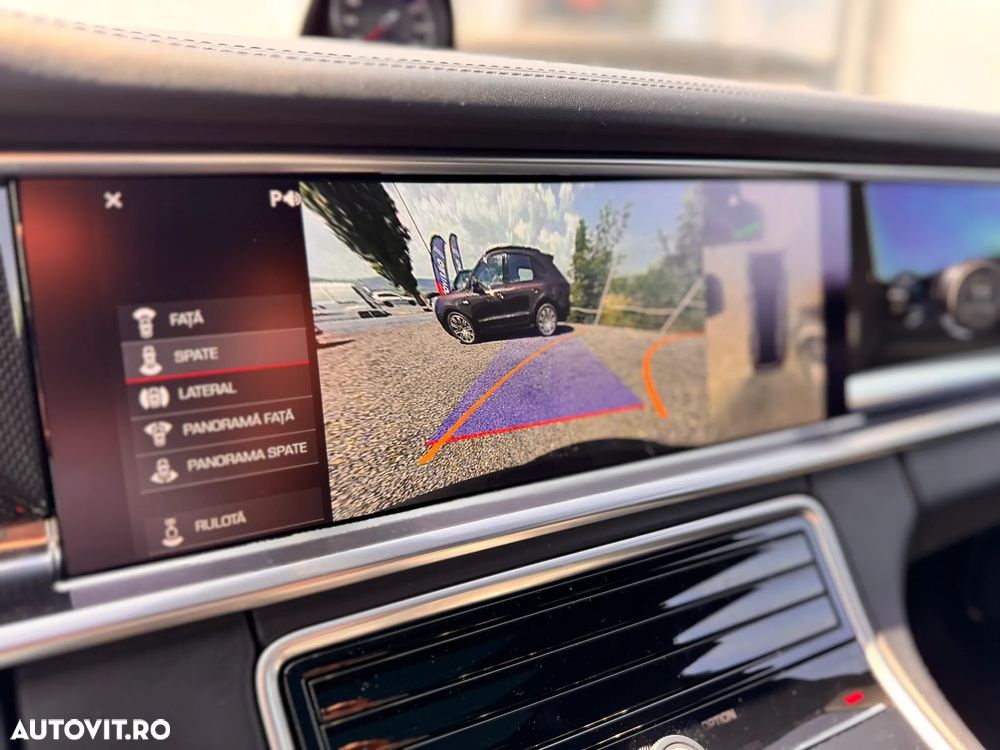 Porsche Panamera 4S Sport Turismo - 38