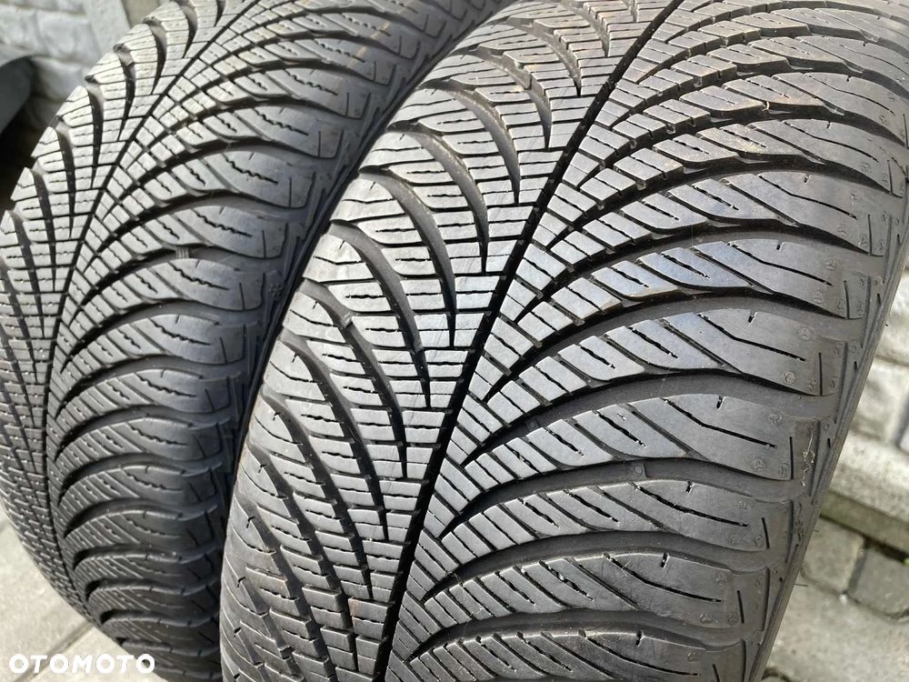 195/50R15 82 H Goodyear Vector 4Seasons Gen-2 - Opony Całoroczne 2 szt.
