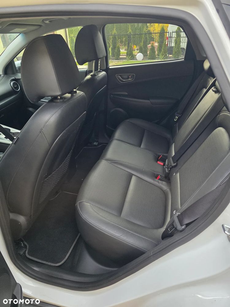 Hyundai Kona 64kWh Executive - 10