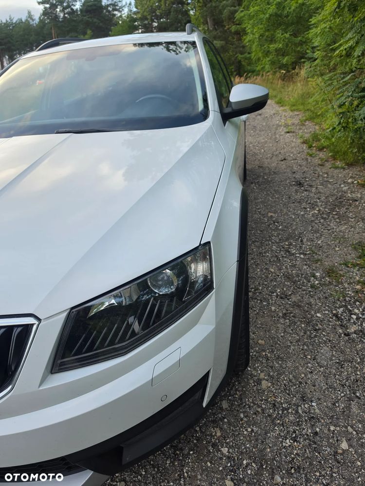 Skoda Octavia Scout 2.0 TDI 4x4 DSG - 11