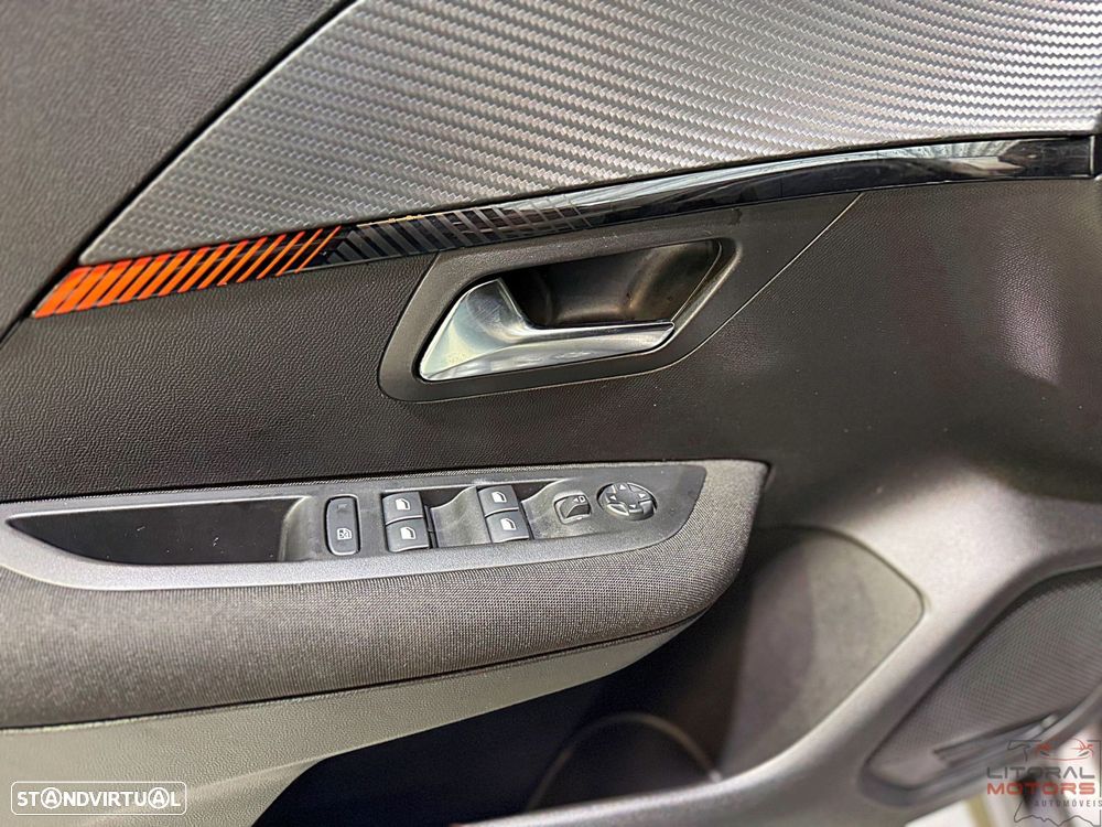 Peugeot 208 1.2 PureTech Active - 17