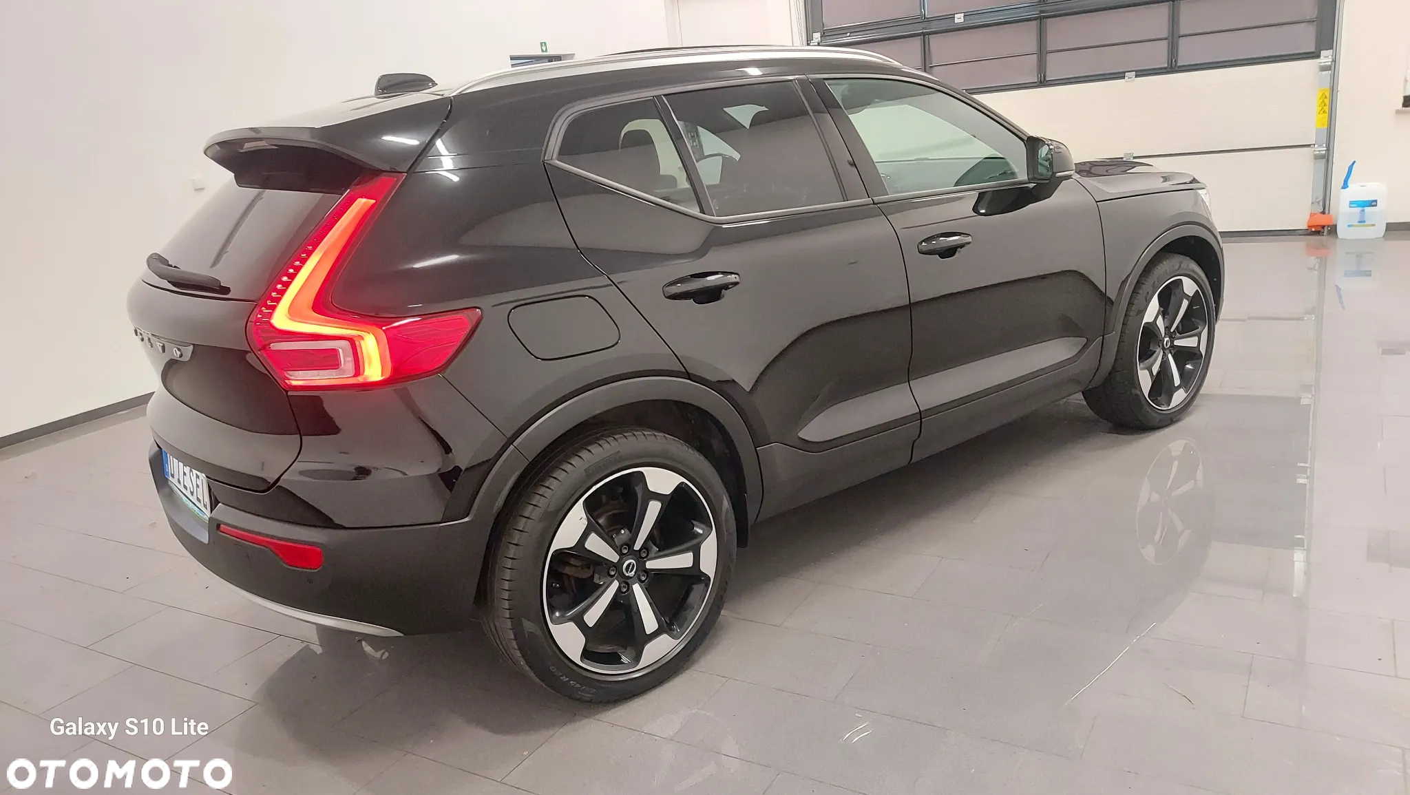 Volvo XC 40 D4 AWD Geartronic R-Design - 3