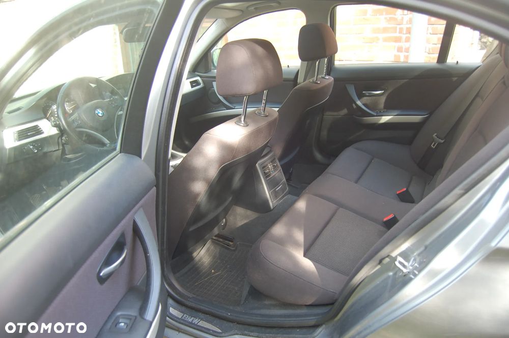 BMW Seria 3 320i - 23