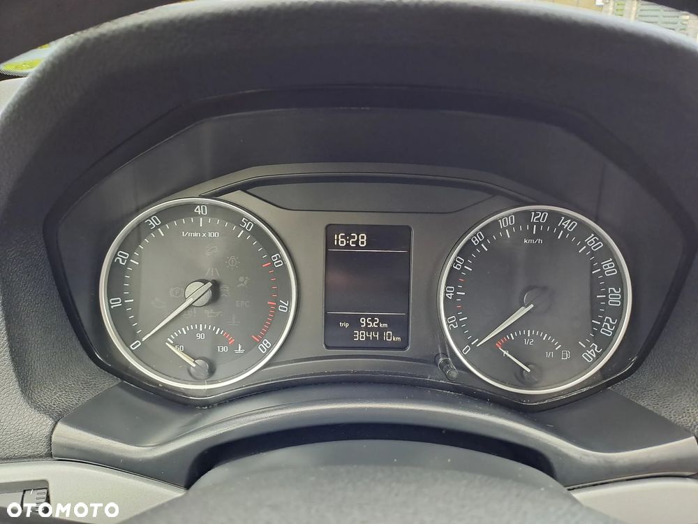 Skoda Octavia 1.6 Ambition - 10