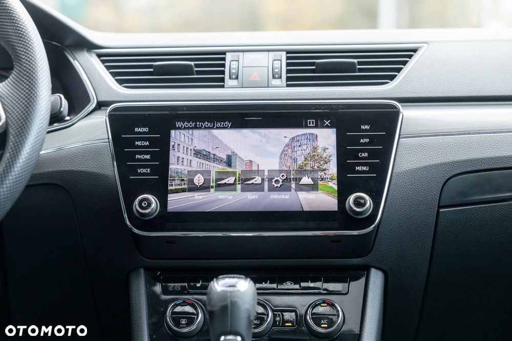 Skoda Superb 2.0 TSI 4x4 Scout DSG - 27