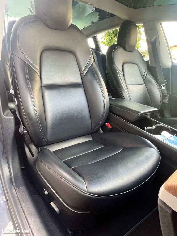 Tesla Model 3 - 10