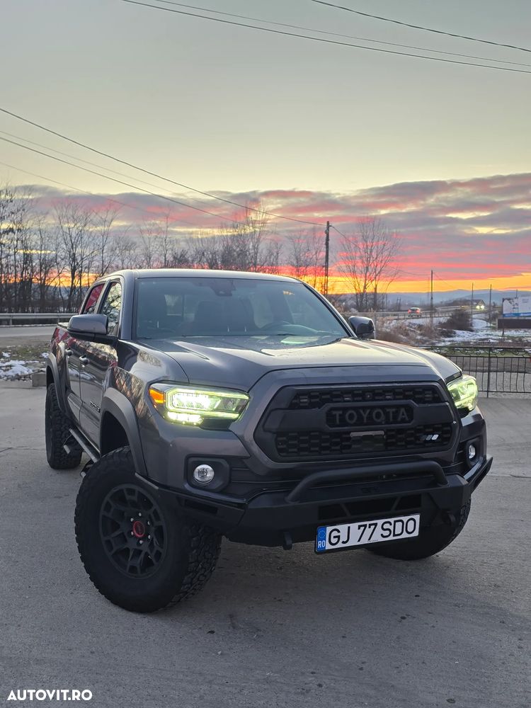 Toyota Tacoma - 1