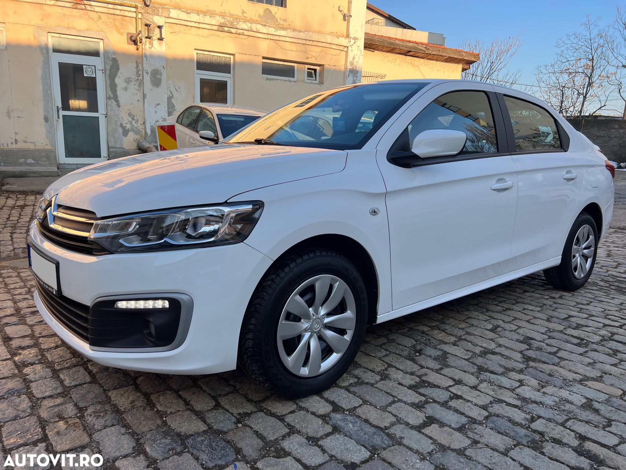 Citroën C-Elysée 1.2 PureTech BVM Live - 1