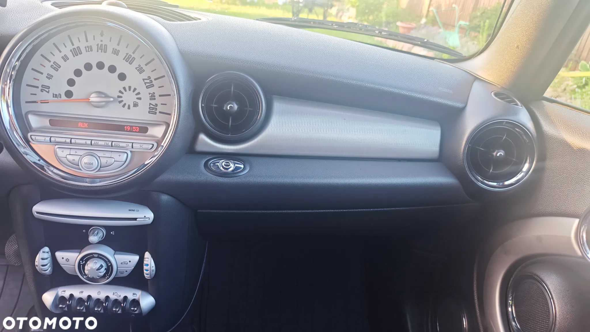 MINI Cooper Standard - 18
