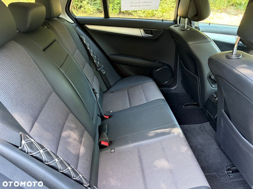 Mercedes-Benz Klasa C 180 Kompressor Automatik BlueEFFICIENCY Elegance - 7