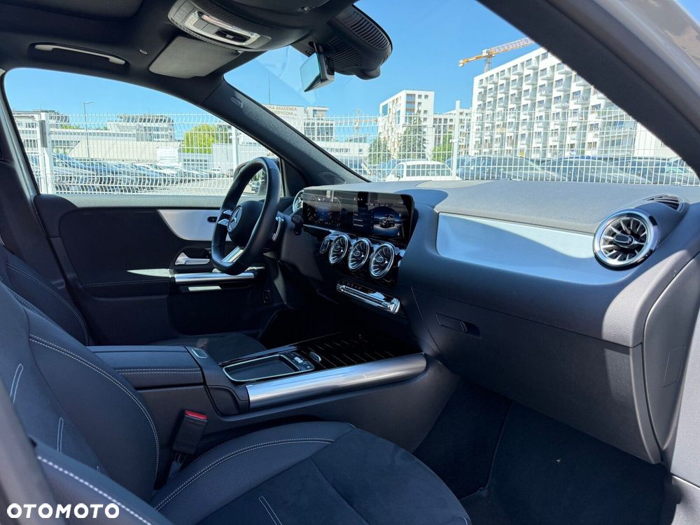 Mercedes-Benz GLA 200 AMG Line - 27