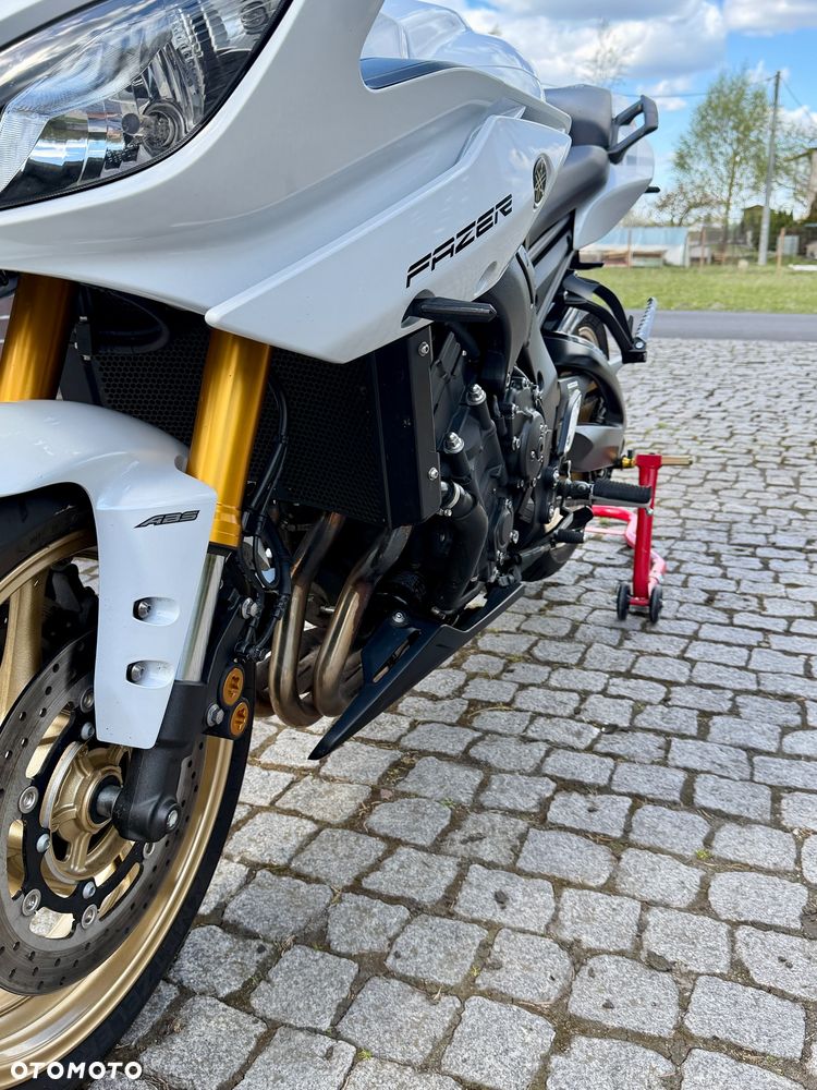 Yamaha FZ8 - 10
