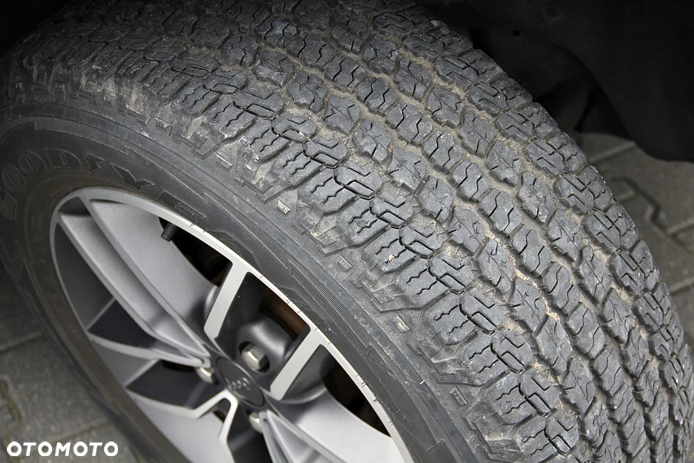 Jeep Grand Cherokee - 15