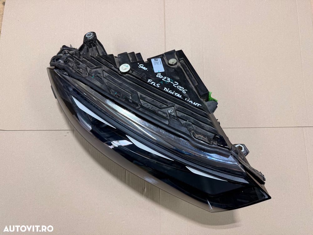 Far dreapta MERCEDES EQS an 2023-2026 cod A2969062602 cu Digital Light - 2