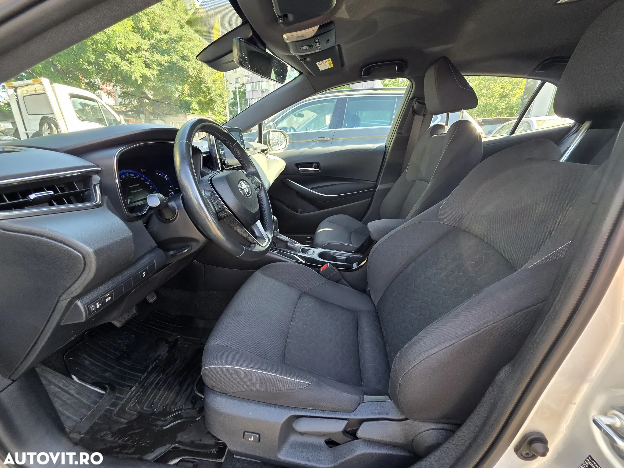 Toyota Corolla 1.8 HSD Dynamic - 9