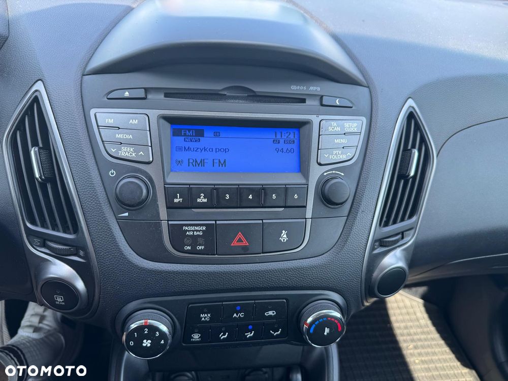 Hyundai ix35 1.6 2WD Fifa World Cup Edition - 9
