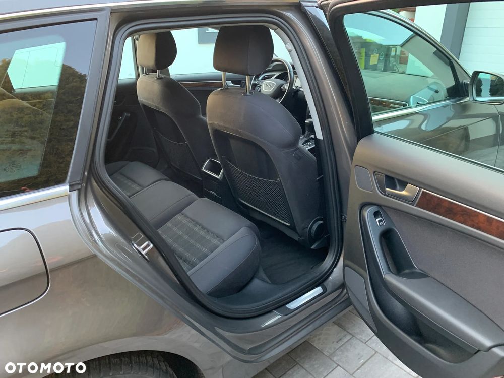 Audi A4 Avant 2.0 TDI DPF clean diesel quattro S tronic Ambition - 9