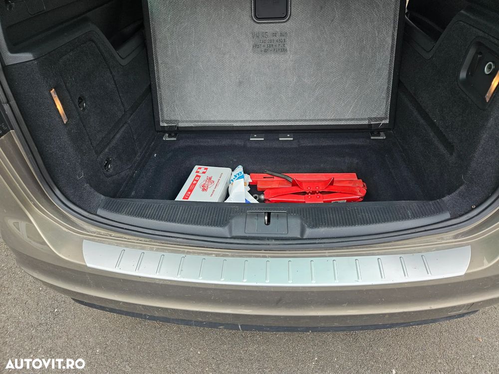 Volkswagen Sharan 2.0 TDI DSG BlueMotion Technology Trendline - 8