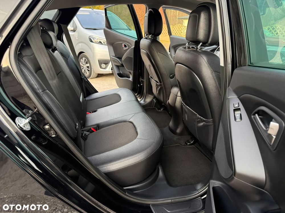 Hyundai ix35 1.6 2WD Fifa World Cup Edition - 29