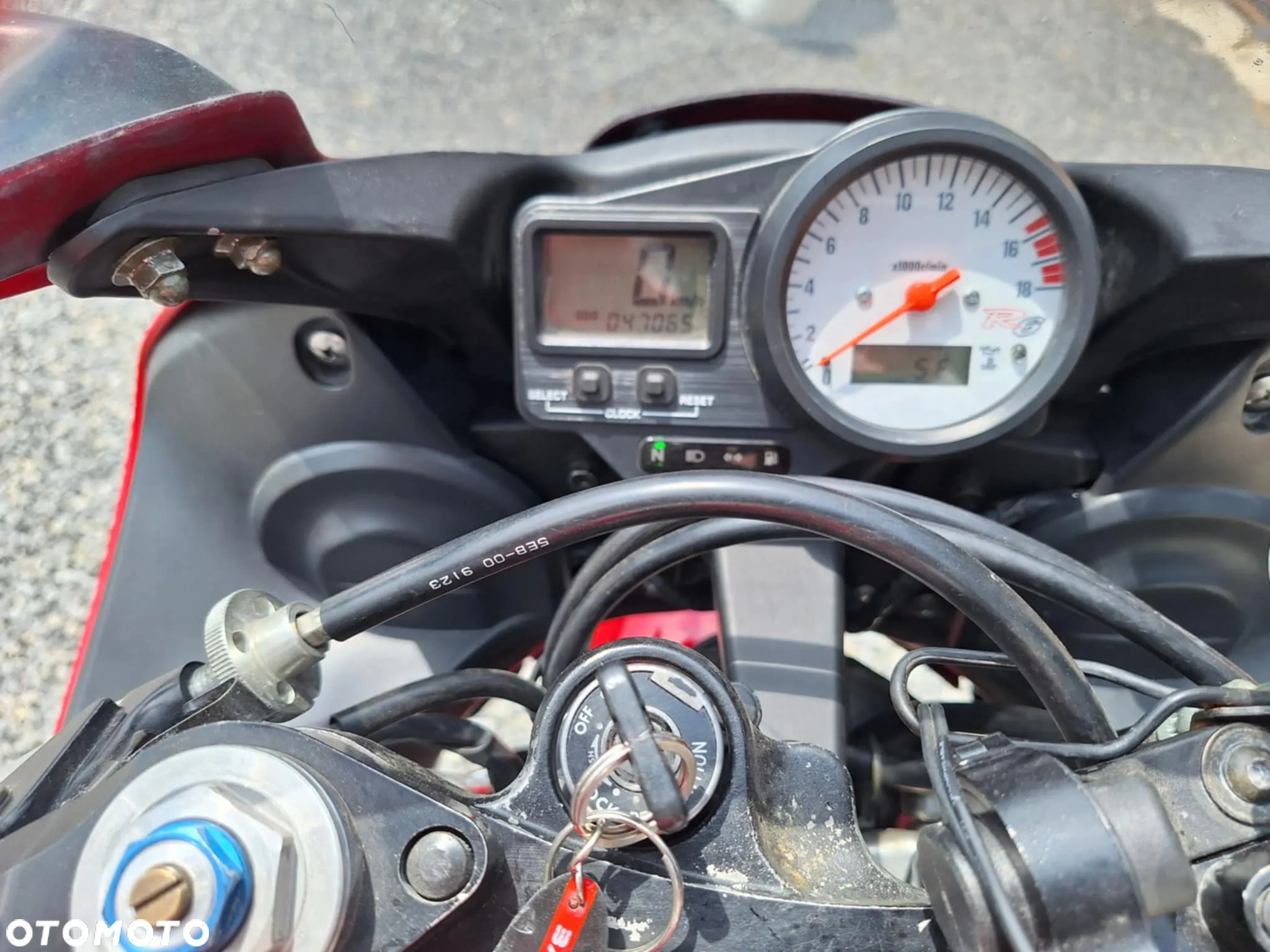 Yamaha R6 - 4
