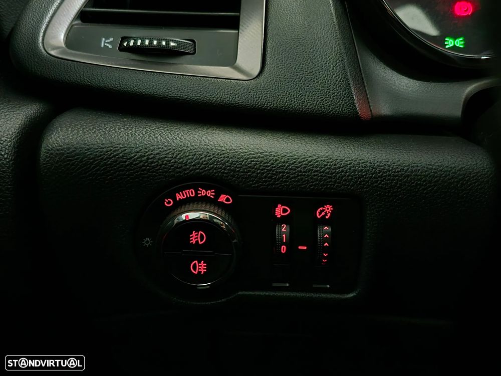 Opel Astra 1.4 Cosmo - 17