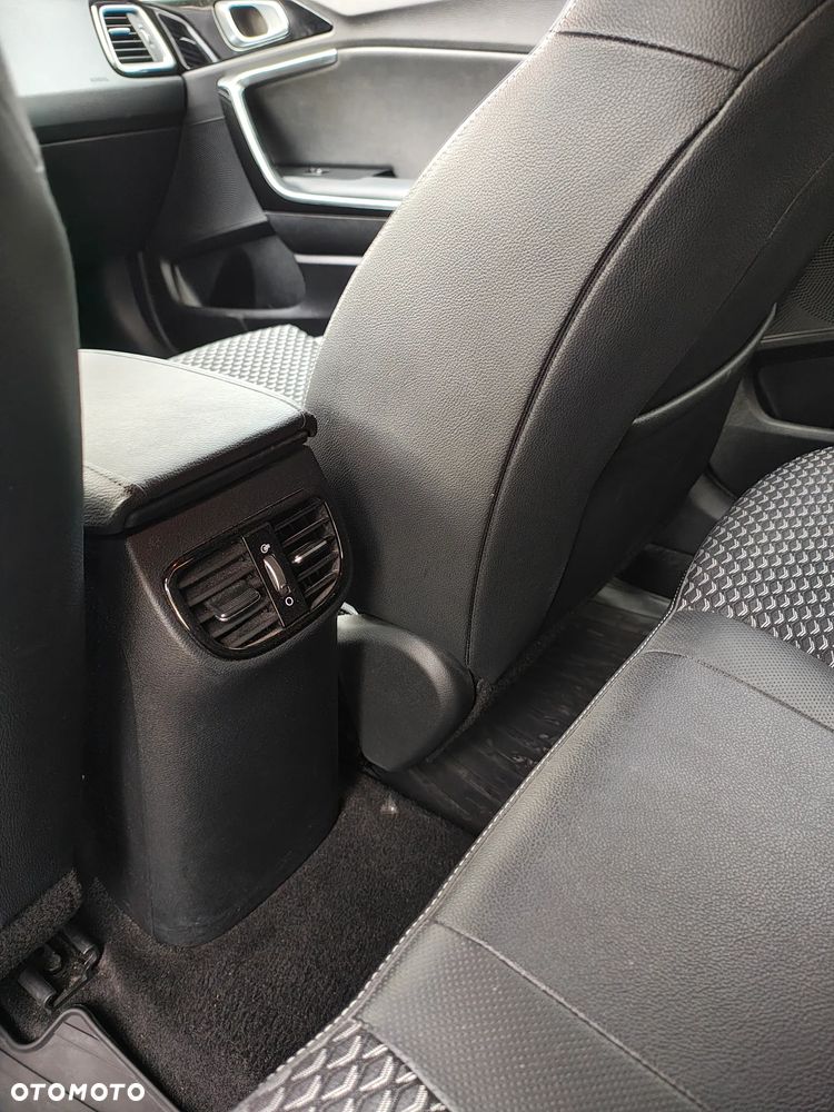 Kia XCeed 1.6 GDI PHEV L DCT - 15