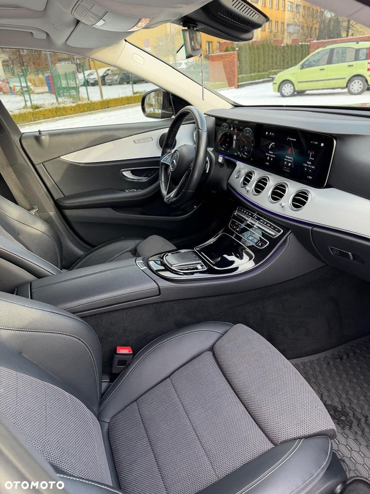 Mercedes-Benz Klasa E 300 de 4Matic 9G-TRONIC Avantgarde - 9
