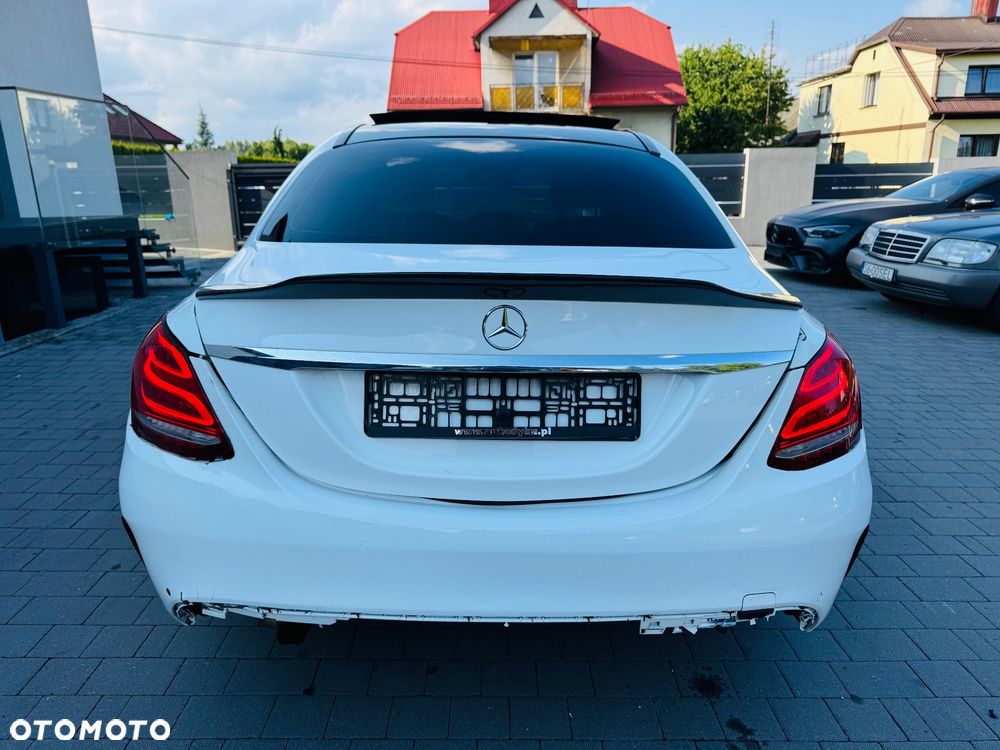 Mercedes-Benz Klasa C AMG 43 4Matic 9G-TRONIC - 11