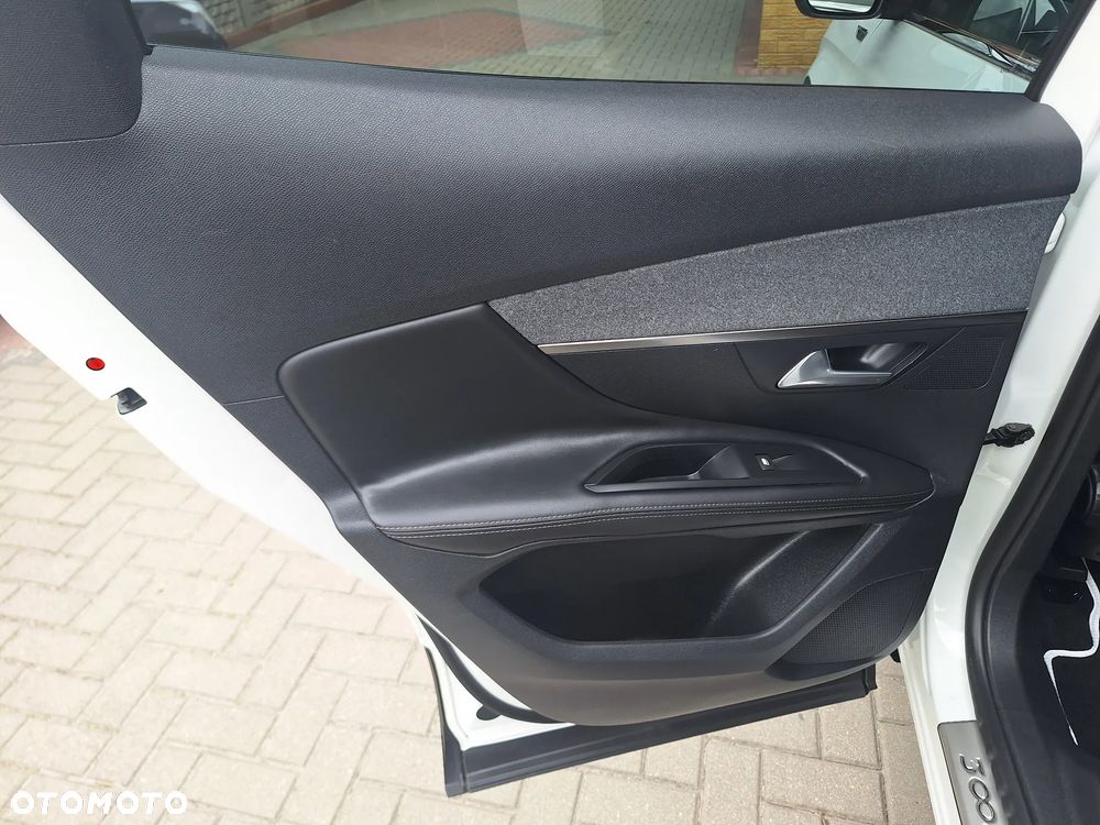 Peugeot 3008 2.0 BlueHDi Allure - 24