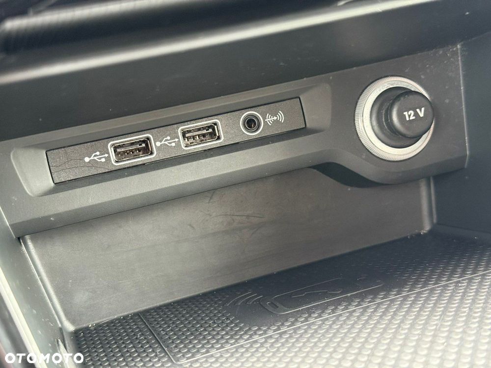 Volkswagen Touran - 34