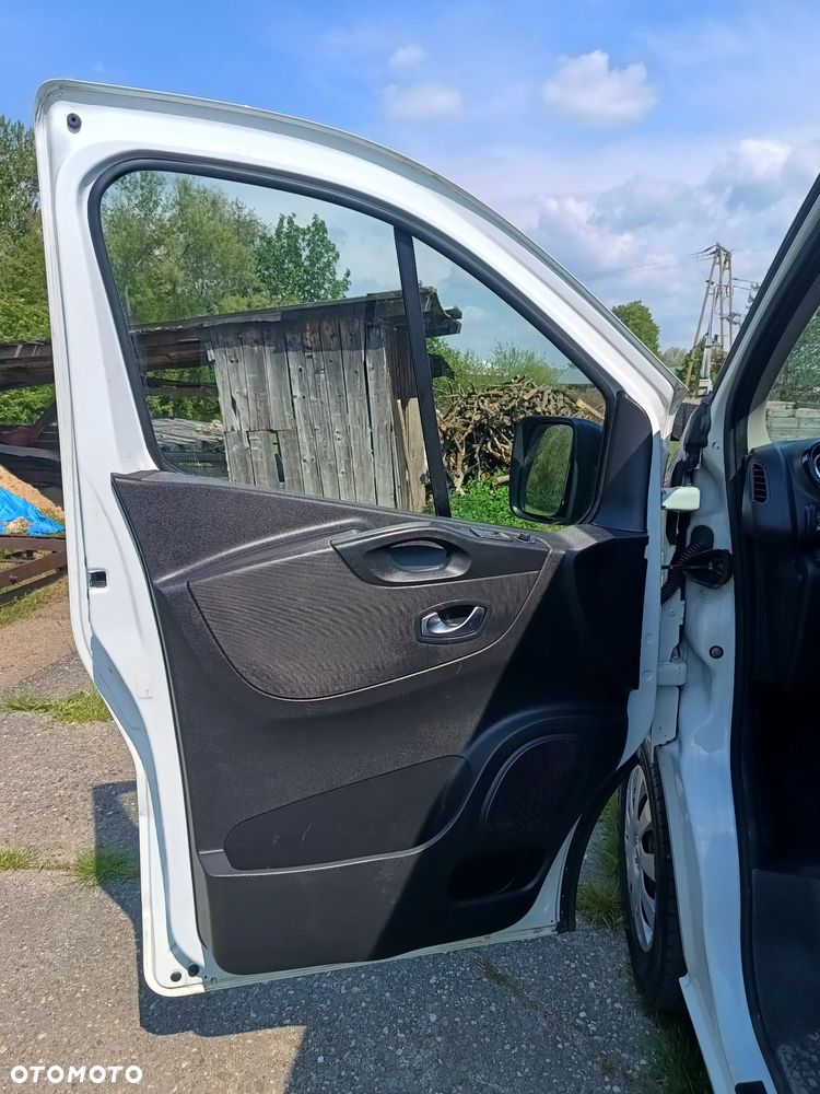 Renault Trafic L2H1 2.0 diesel 145kM 2019rok WEBASTO, CZUJNIKI PARKOWANIA, HAK, NIEWIELKI PRZEBIEG stan BDB, BEZWPADKOWY! - 14