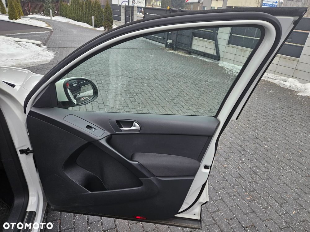 Volkswagen Tiguan - 24