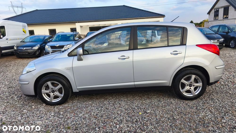 Nissan Tiida - 12