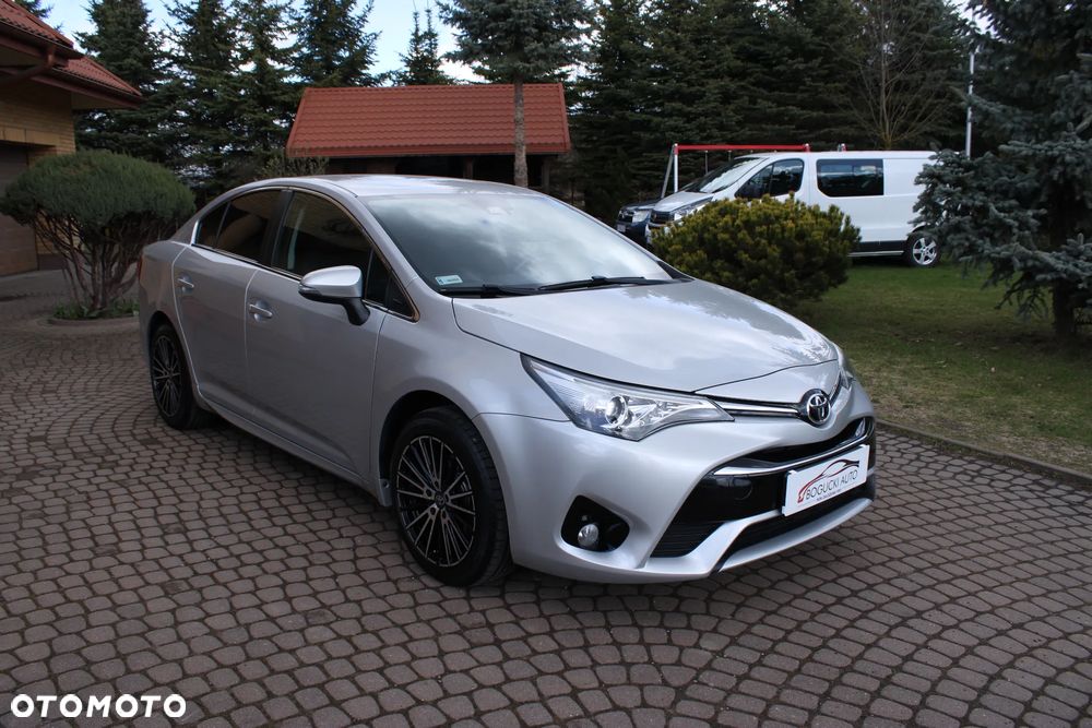 Toyota Avensis 1.6 Active - 11