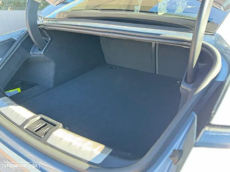 Porsche Taycan Turbo - 27