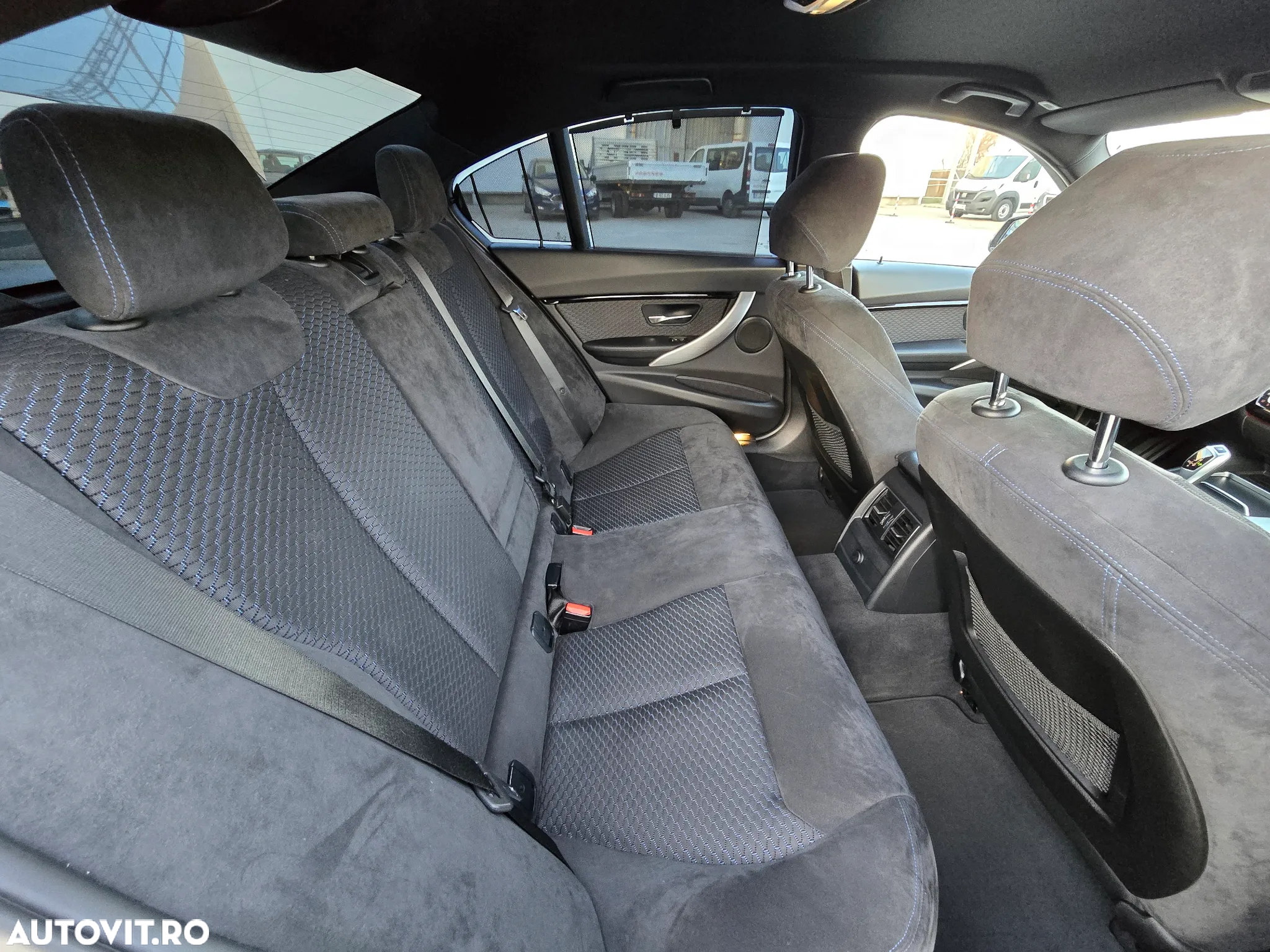 BMW Seria 3 318i Aut. M Sport - 9